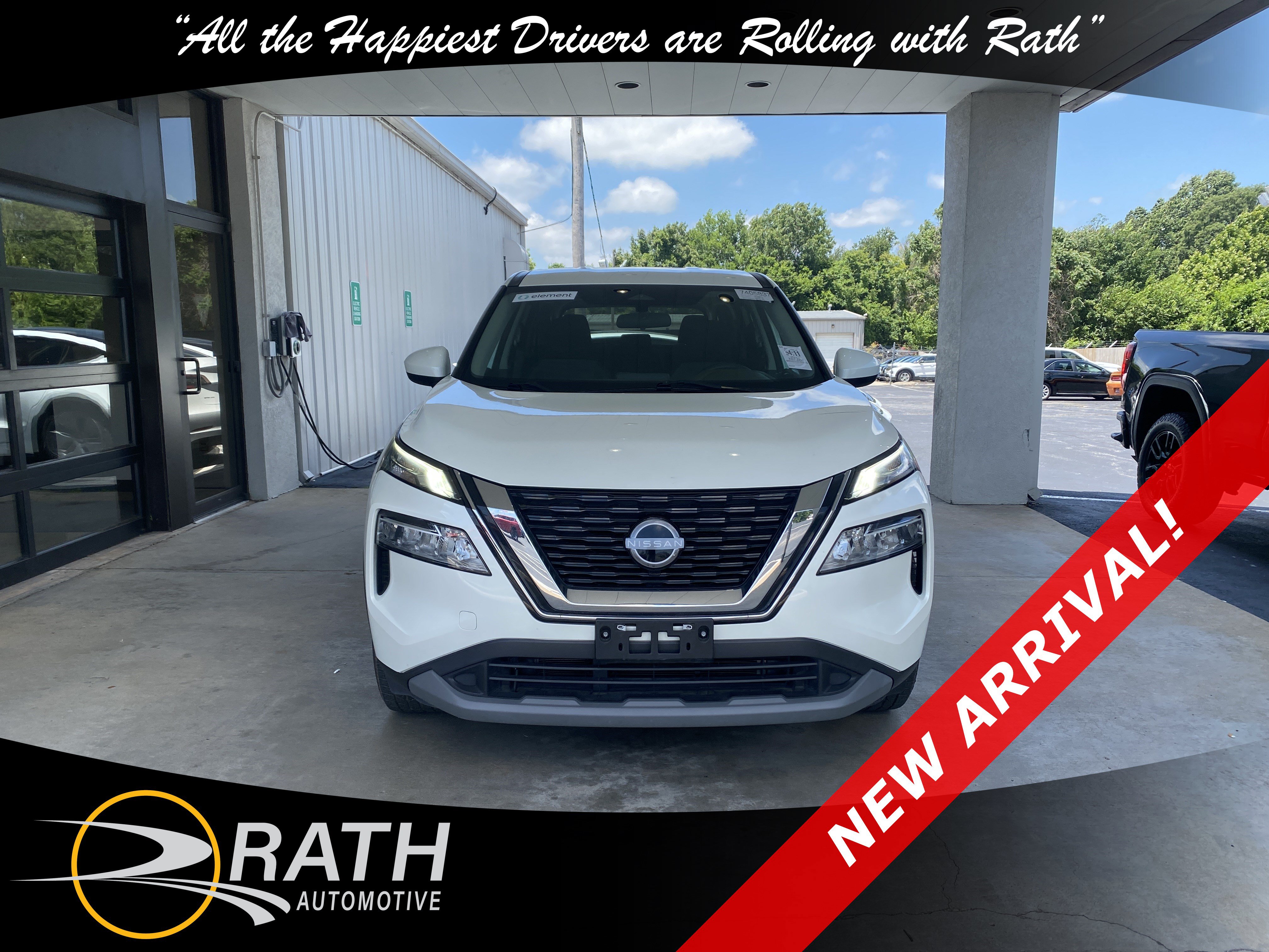 Used 2023 Nissan Rogue SV FWD image 4