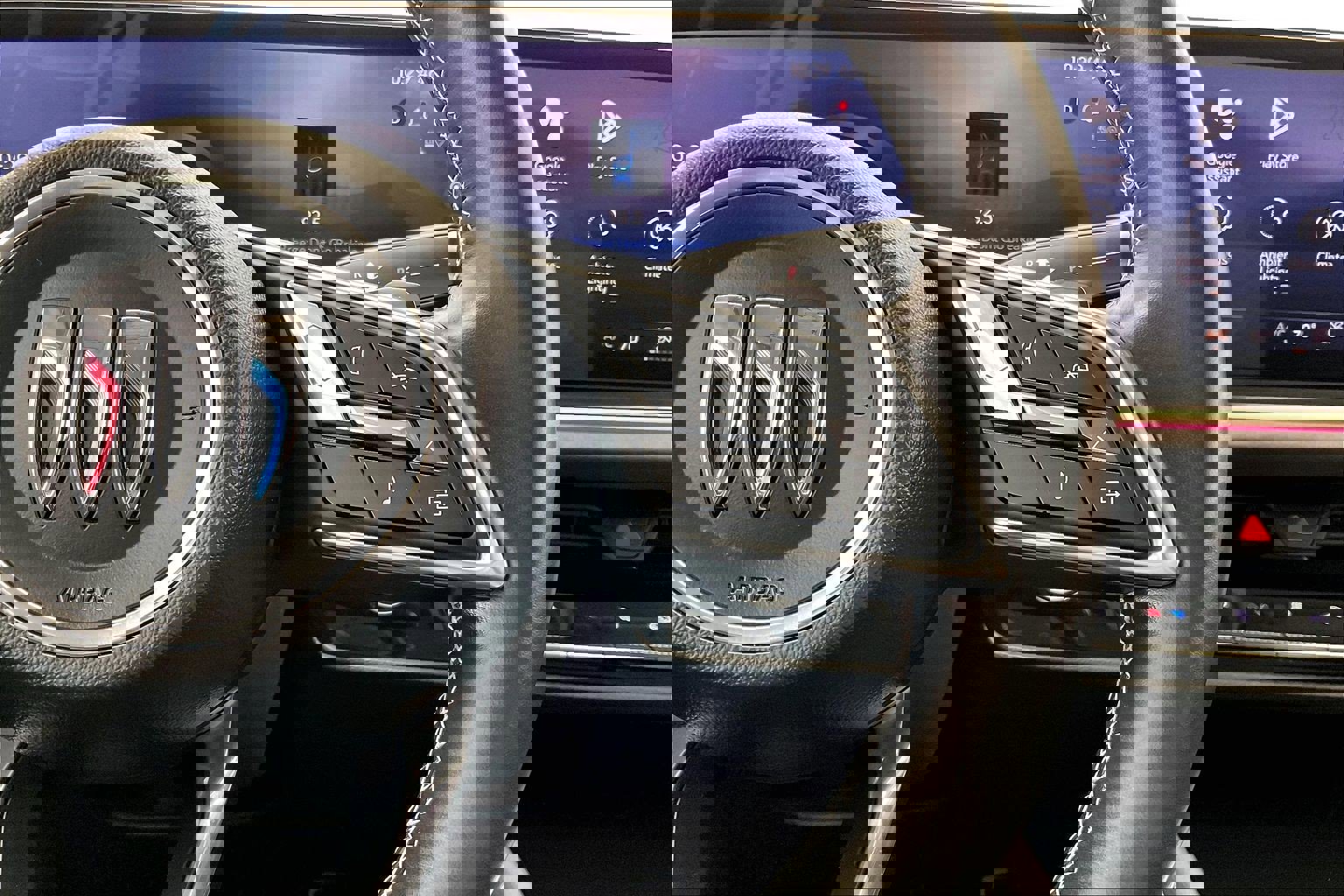 Used 2025 Buick Envision Sport Touring image 21