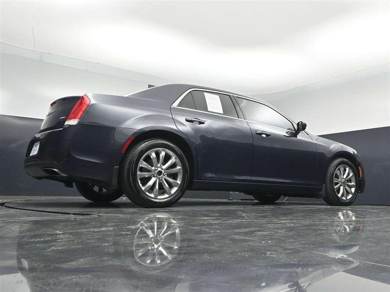 Used 2017 Chrysler 300 Limited w/ Value Package AWD/4WD image 30