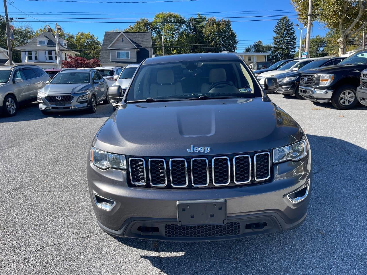 Used 2019 Jeep Grand Cherokee Laredo image 9