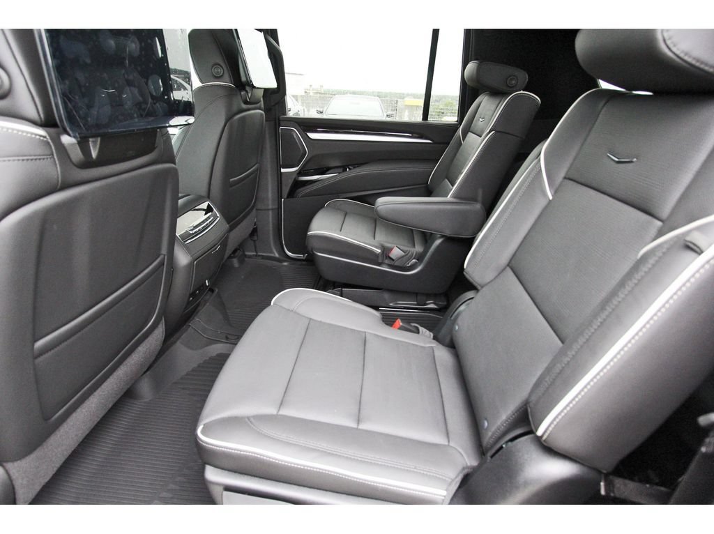 New 2026 Cadillac Escalade ESV Luxury w/ Touring Package AWD/4WD image 7