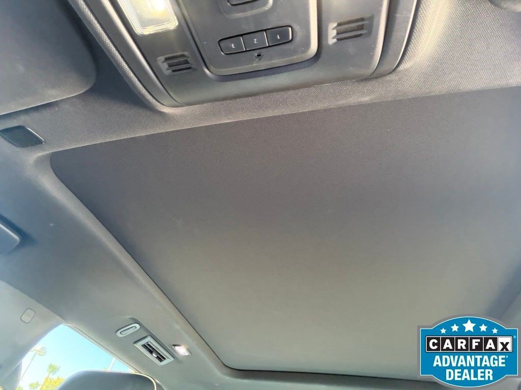 Used 2021 Chevrolet Suburban Premier w/ Premium Package RWD image 19