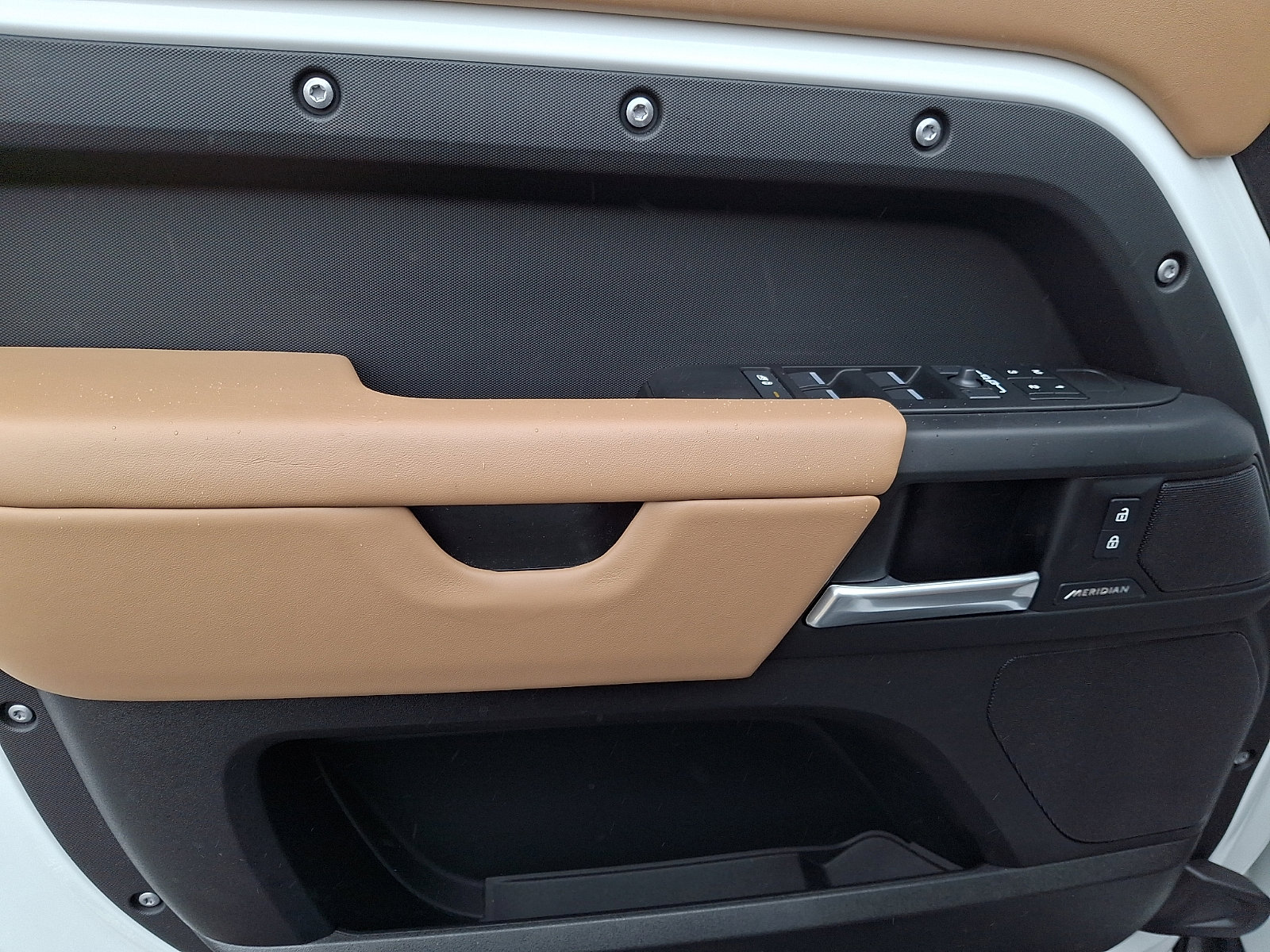 Used 2025 Land Rover Defender 130 S image 12