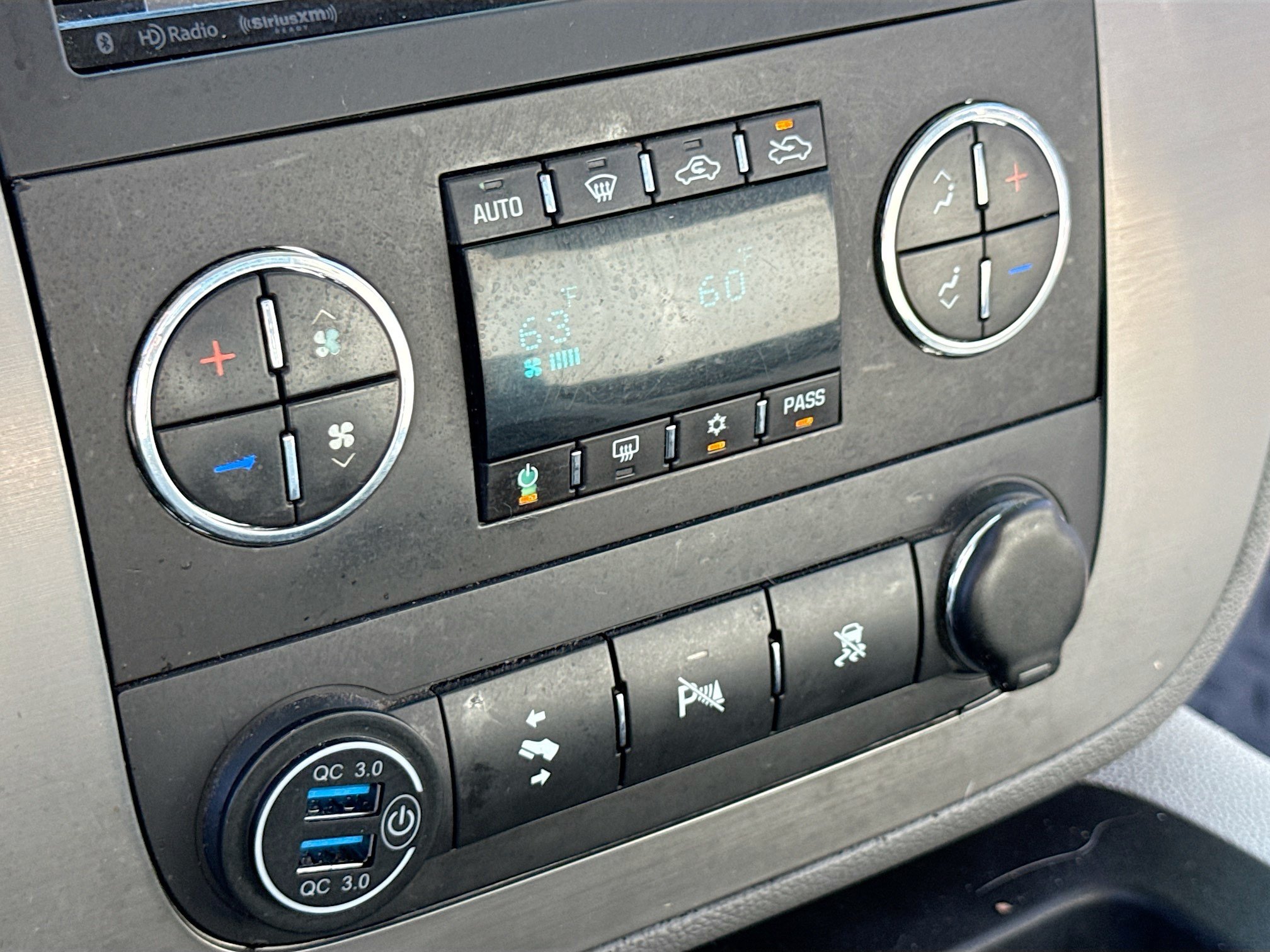 Used 2010 GMC Sierra 1500 SLT w/ SLT Convenience Package AWD/4WD image 10