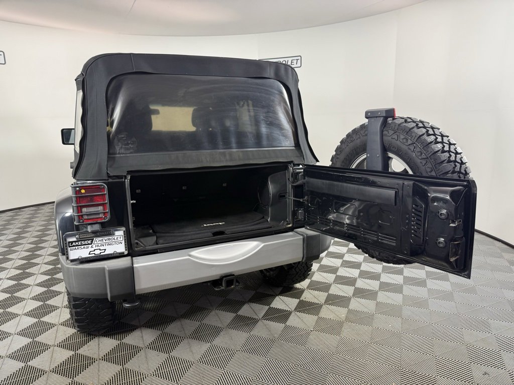 Used 2013 Jeep Wrangler Unlimited Sahara w/ Connectivity Group image 12