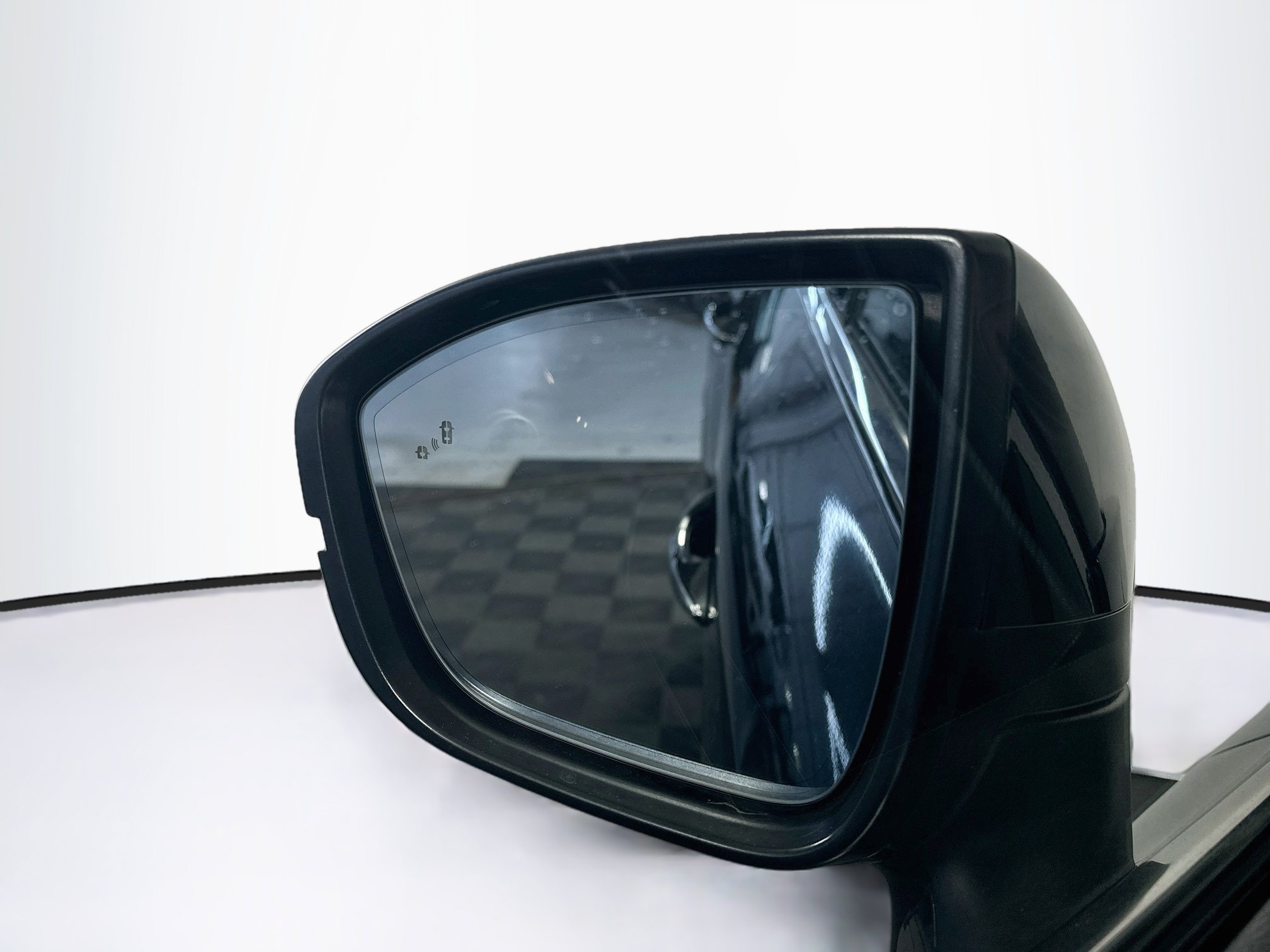 Used 2023 INFINITI QX60 Luxe w/ Performance Audio Package FWD image 16