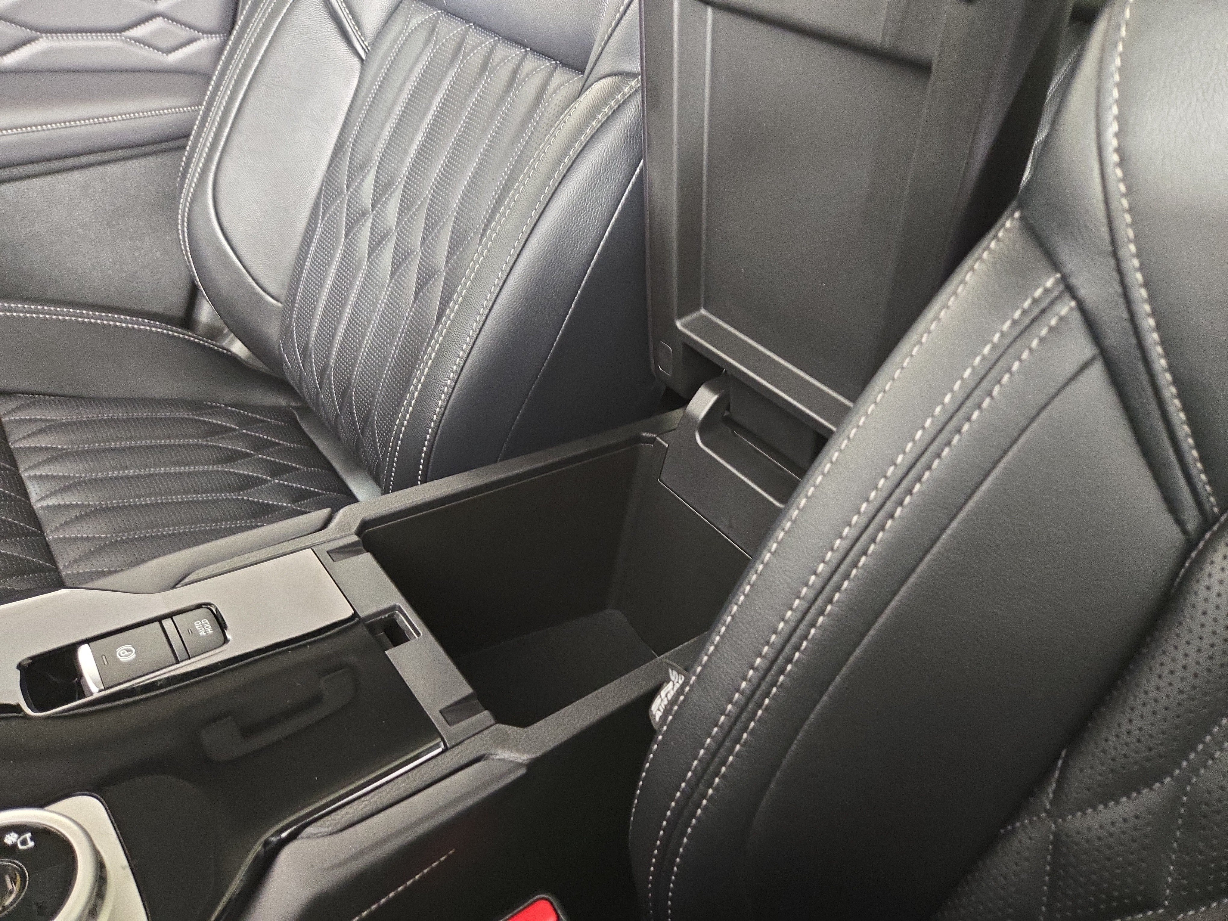 New 2026 Mitsubishi Outlander SEL FWD image 29