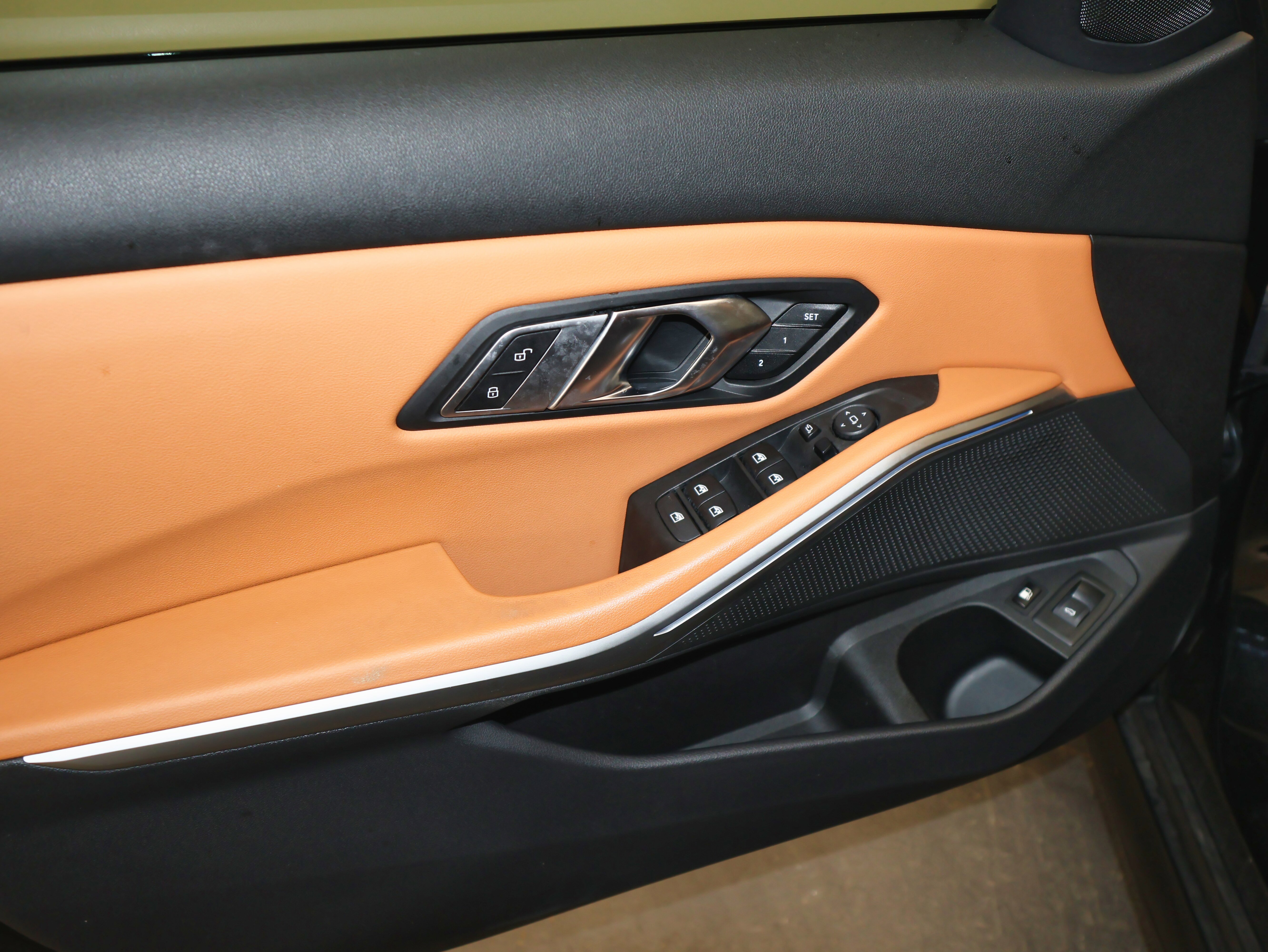 Used 2022 BMW 330e xDrive w/ M Sport Package image 18