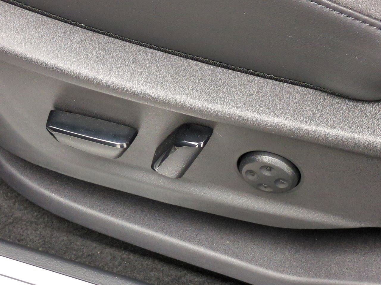 New 2024 Nissan Ariya AWD image 15