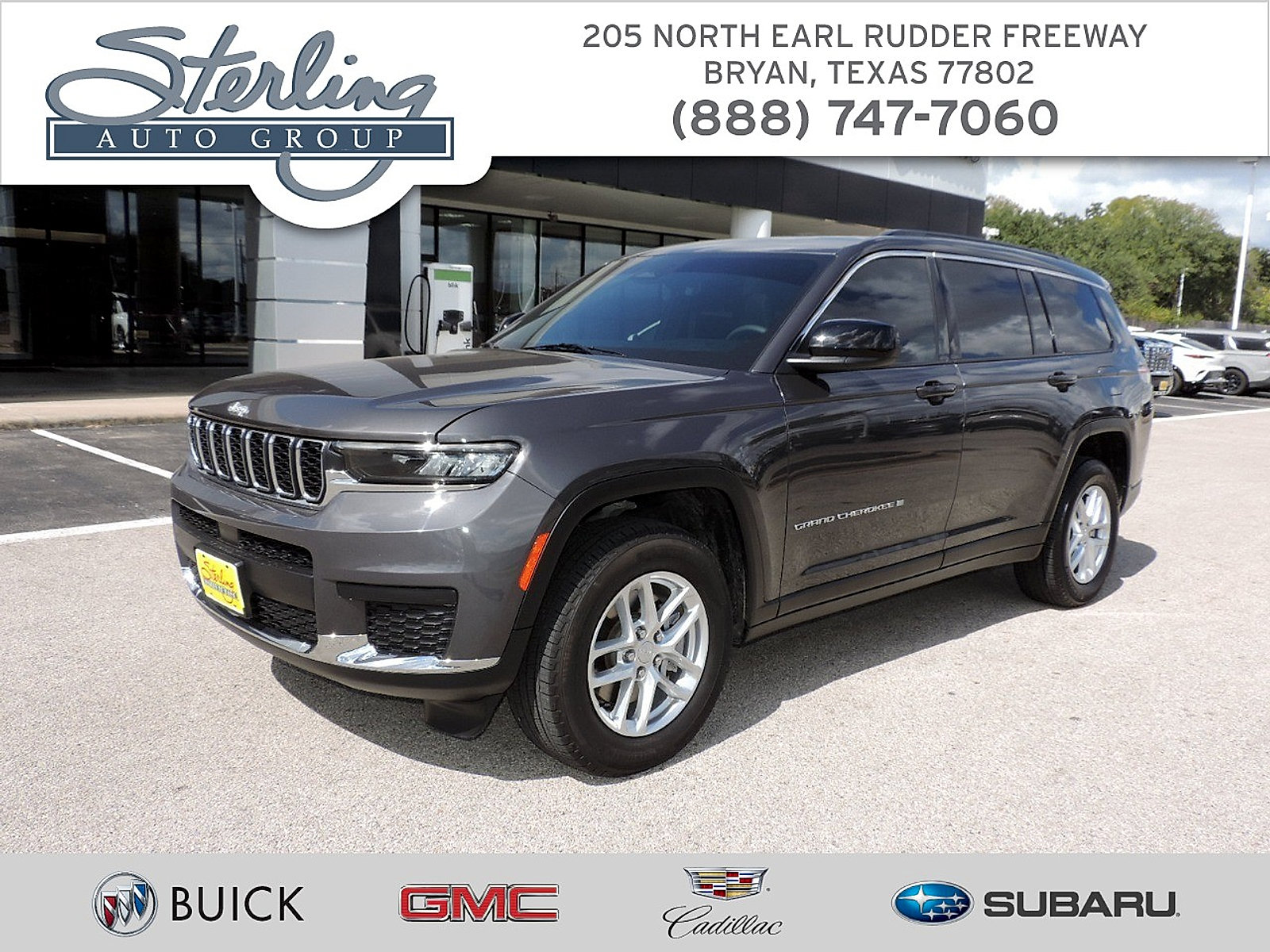 Used 2025 Jeep Grand Cherokee L Laredo RWD image 1