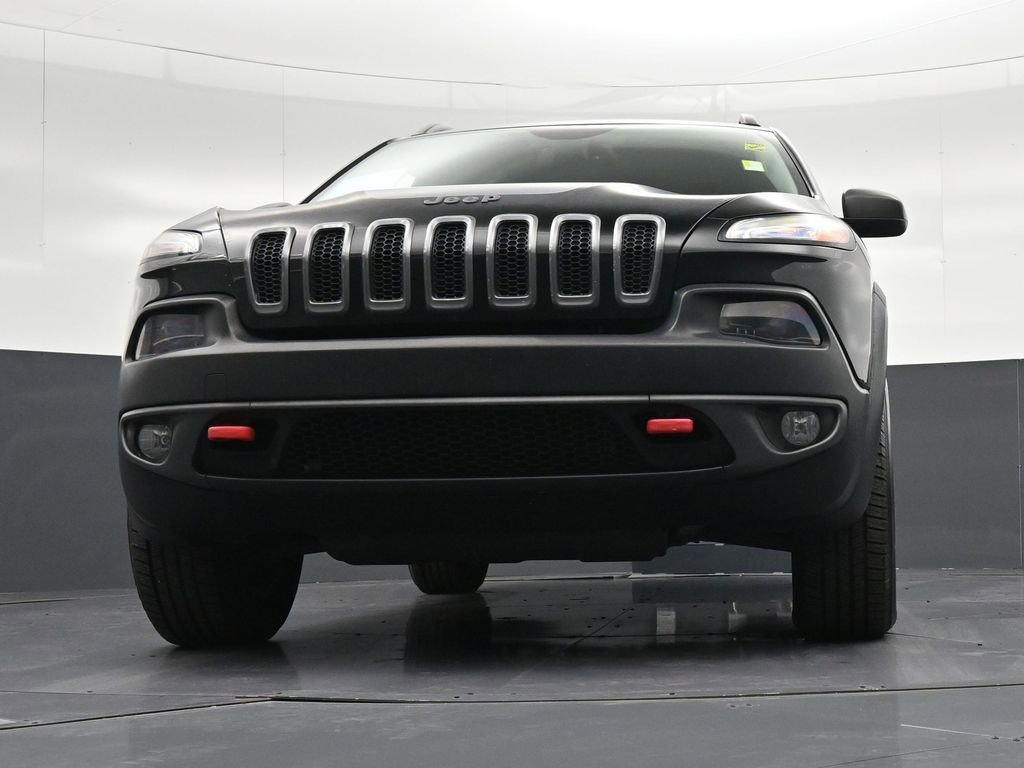 Used 2017 Jeep Cherokee Trailhawk w/ Comfort/Convenience Group AWD/4WD image 34