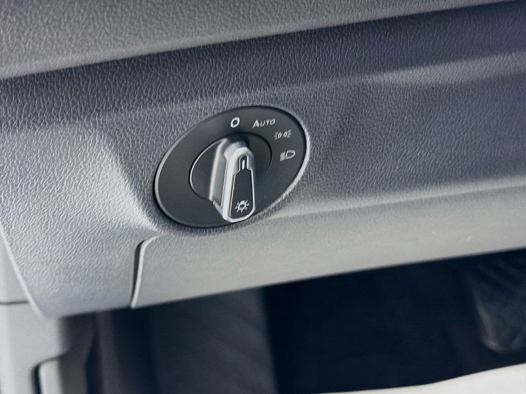 Used 2023 Volkswagen Jetta SE FWD image 10