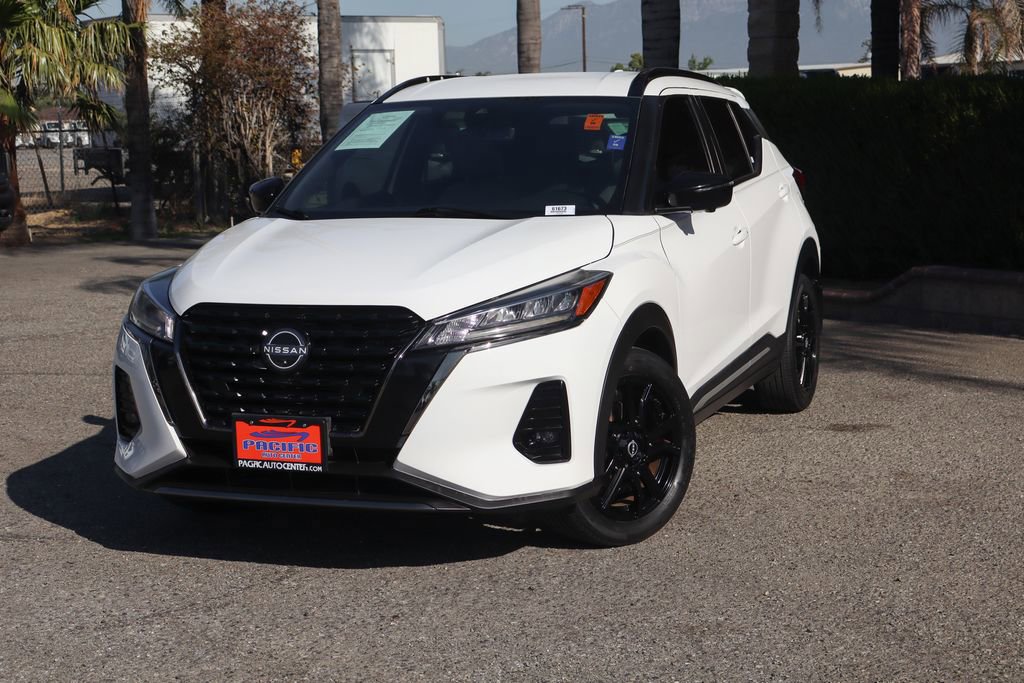 Used 2023 Nissan Kicks SR w/ SR Premium Package FWD image 4