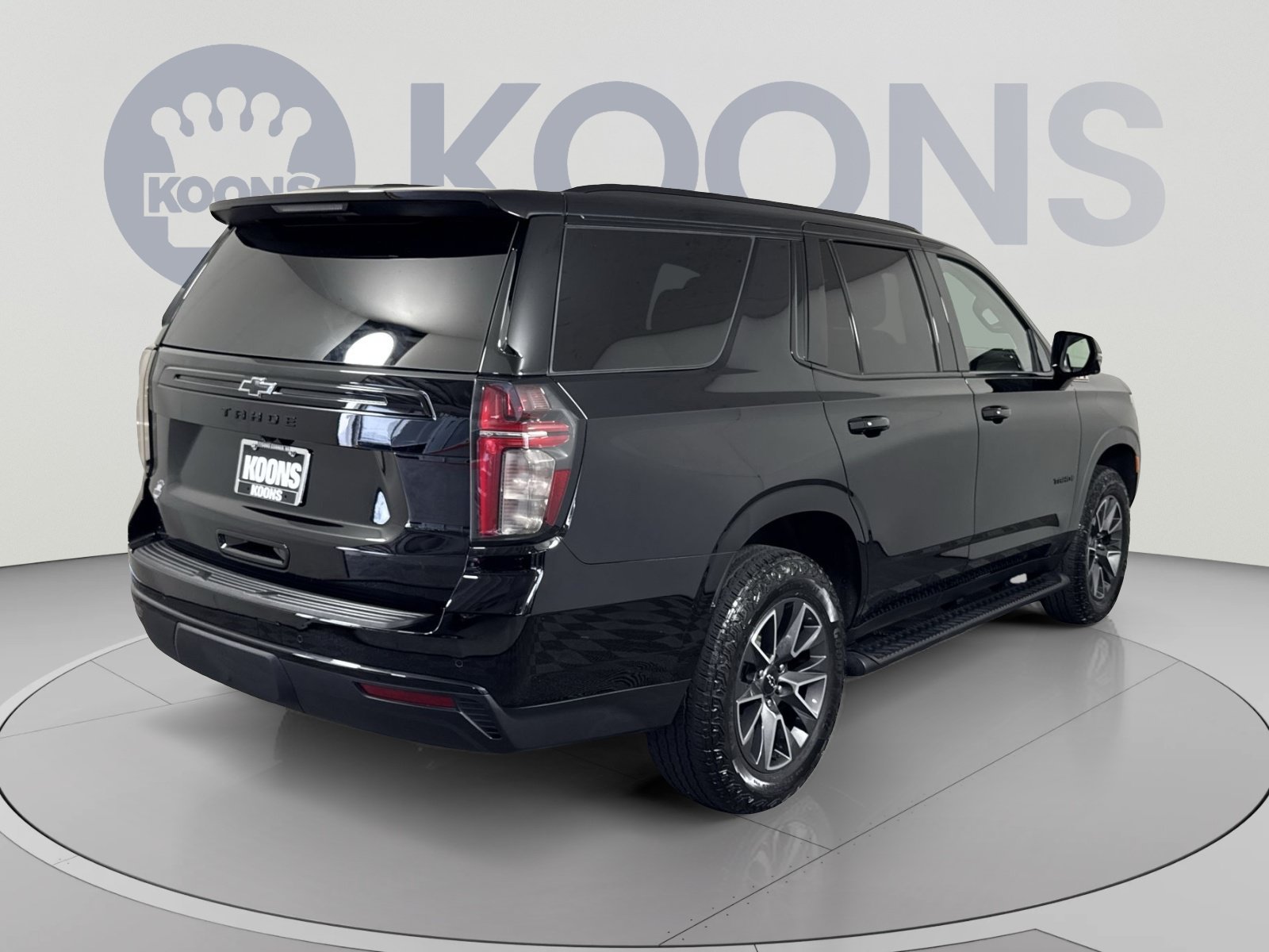Used 2024 Chevrolet Tahoe Z71 w/ Luxury Package AWD/4WD image 7
