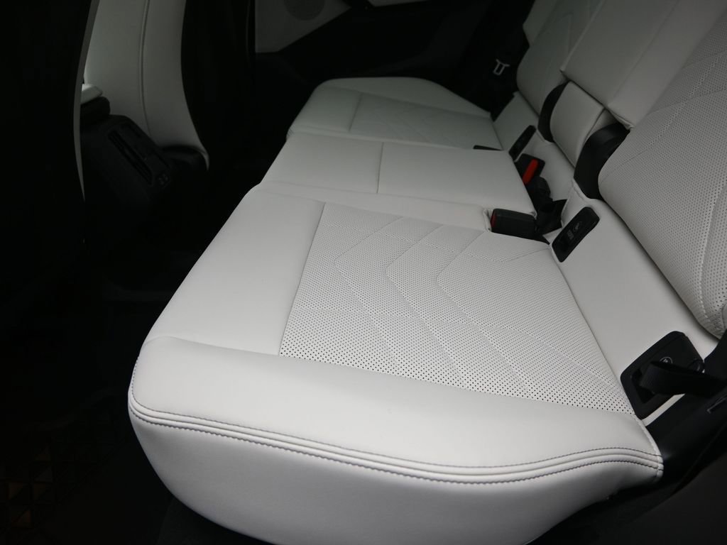 New 2026 BMW X1 xDrive28i w/ Technology Package image 16