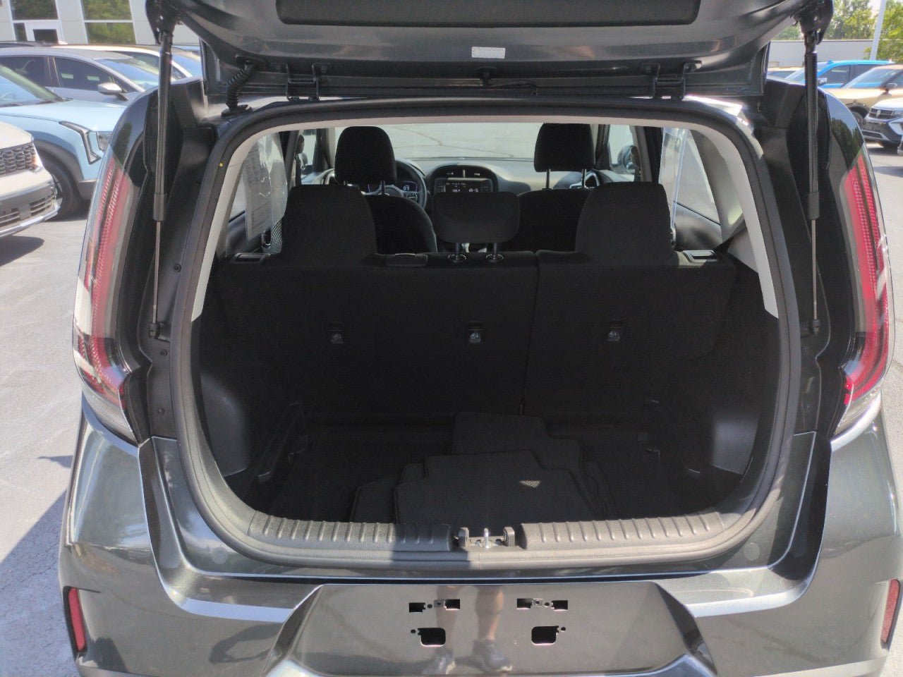 Certified 2025 Kia Soul LX w/ LX Technology Package FWD image 23