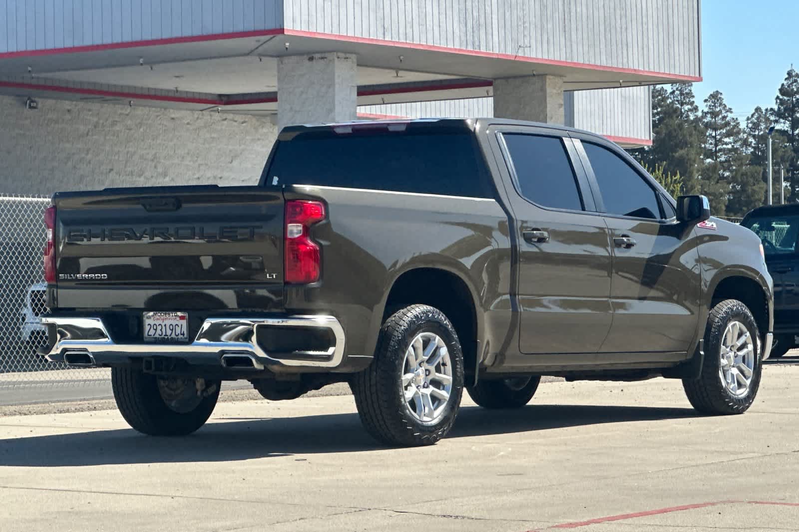 Used 2024 Chevrolet Silverado 1500 LT AWD/4WD image 3