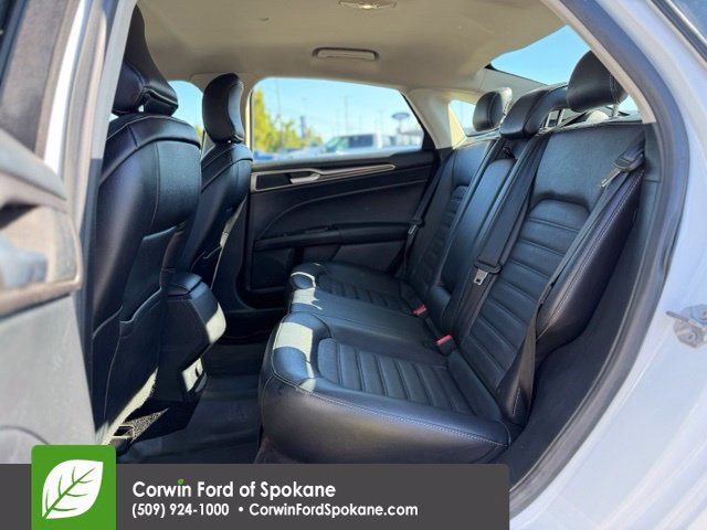 Used 2017 Ford Fusion SE AWD/4WD image 11