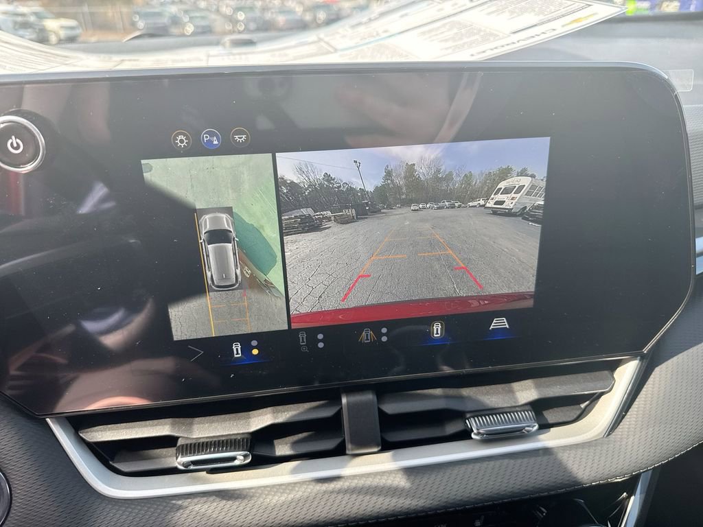 New 2026 Chevrolet Equinox LT w/ Convenience Package II FWD image 28
