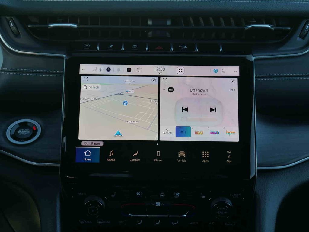 New 2025 Jeep Grand Cherokee Limited w/ Luxury Tech Group II image 5