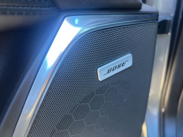 Used 2018 Cadillac Escalade Platinum image 12