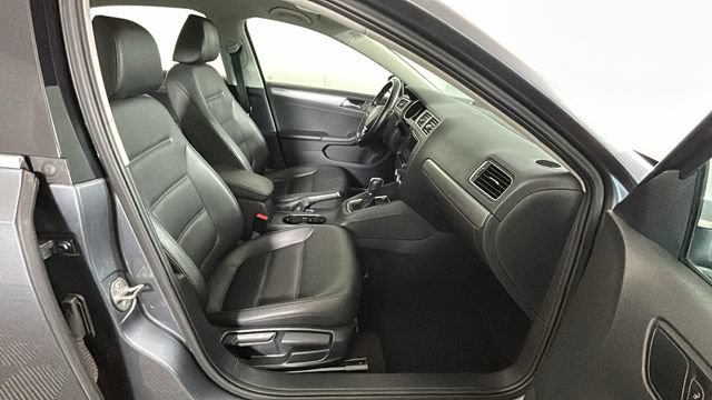 Used 2017 Volkswagen Jetta SE FWD image 30