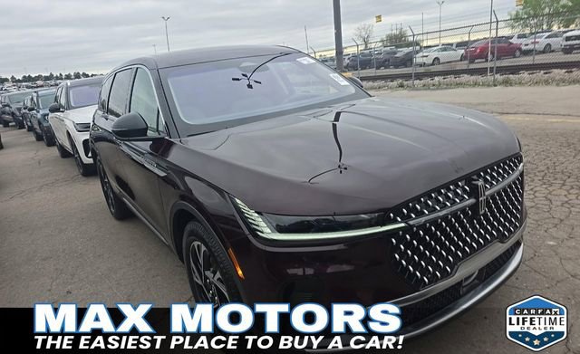 Used 2024 Lincoln Nautilus Premier AWD/4WD image 4