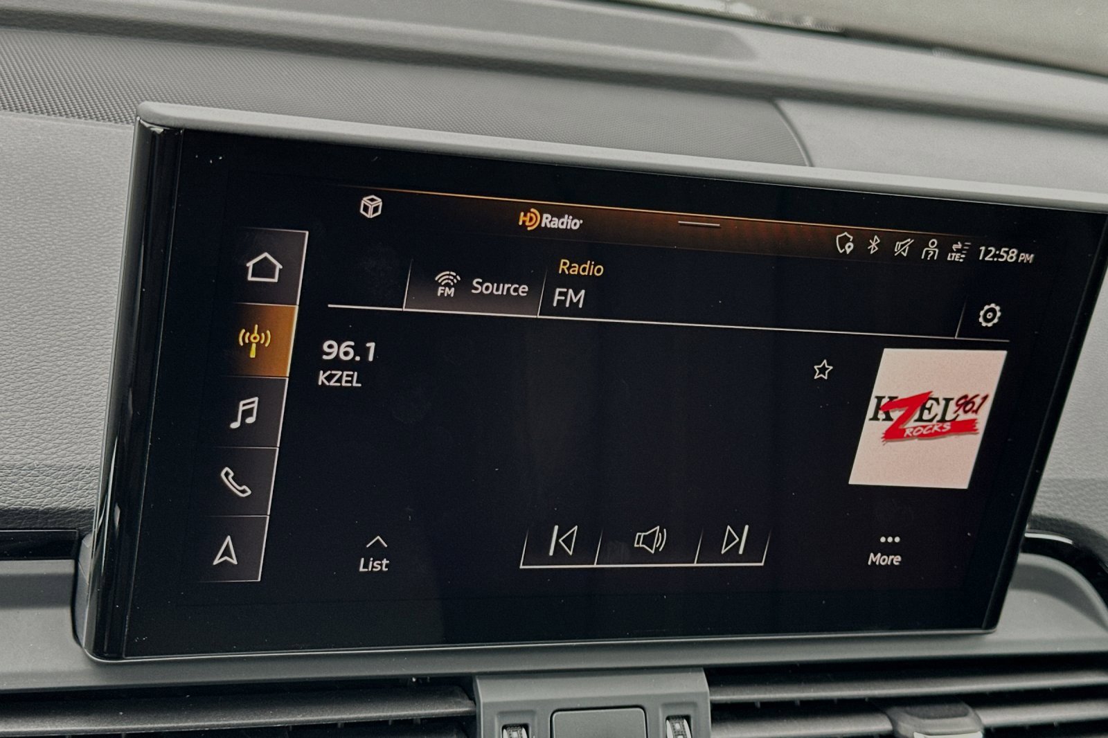 Certified 2025 Audi Q5 2.0T Premium image 17