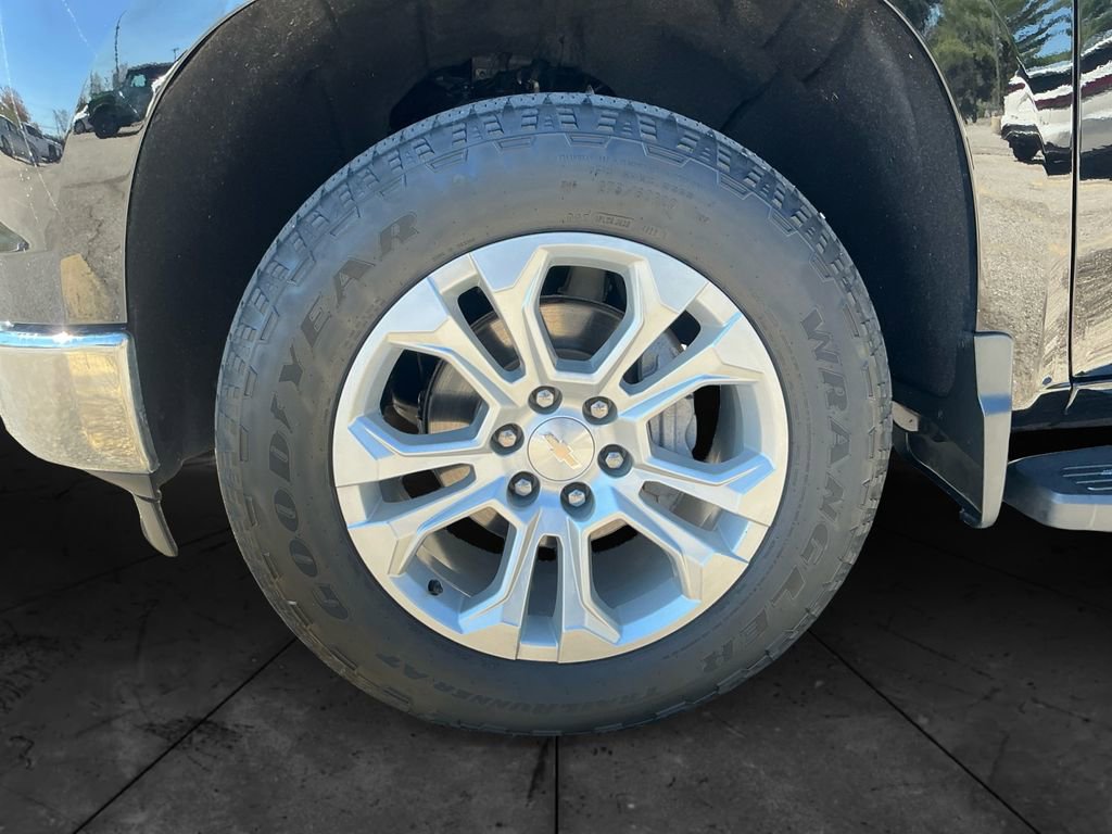 Used 2023 Chevrolet Silverado 1500 LTZ w/ LTZ Premium Package image 15