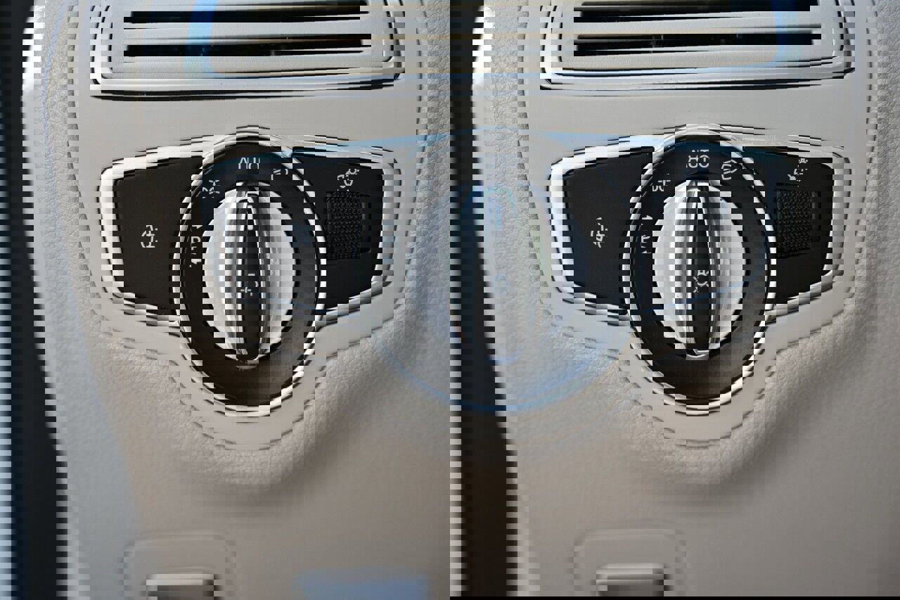 Used 2021 Mercedes-Benz C 300 Sedan w/ Premium Package image 30