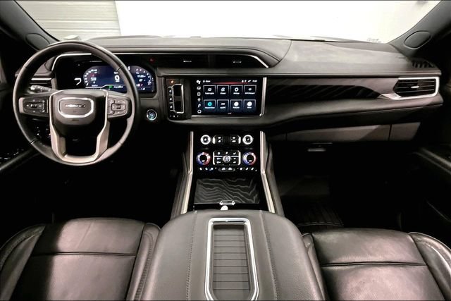 Used 2024 GMC Yukon XL Denali AWD/4WD image 18