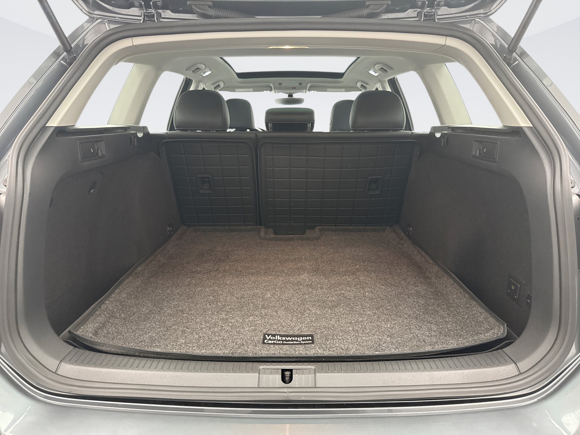 Used 2018 Volkswagen Golf SEL FWD image 22