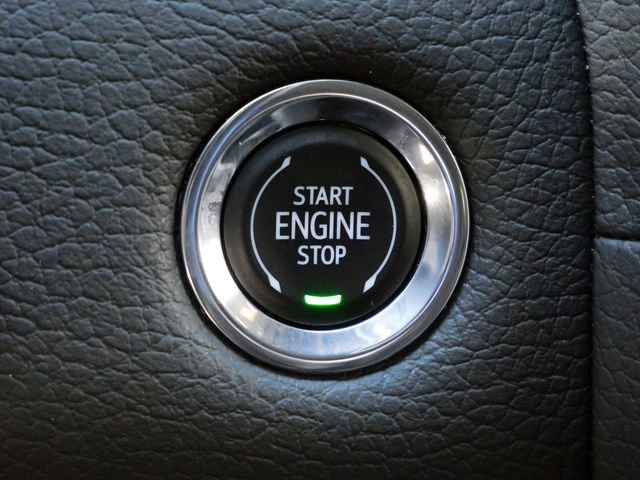 Used 2023 GMC Yukon Denali w/ Denali Reserve Package image 17