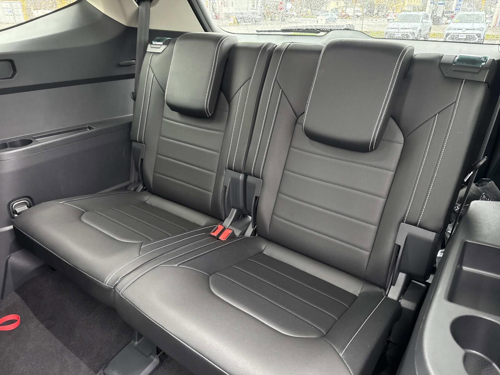 Certified 2025 Volkswagen Atlas SEL image 18