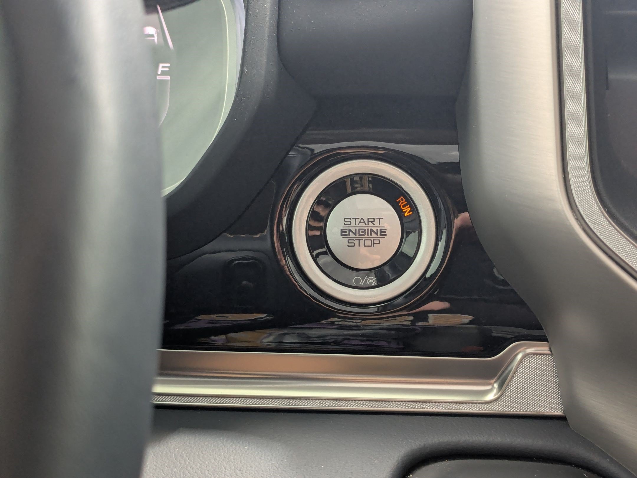 Used 2025 RAM 1500 Tungsten AWD/4WD image 23