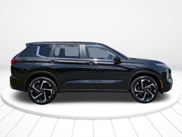 Used 2024 Mitsubishi Outlander SE AWD/4WD image 2