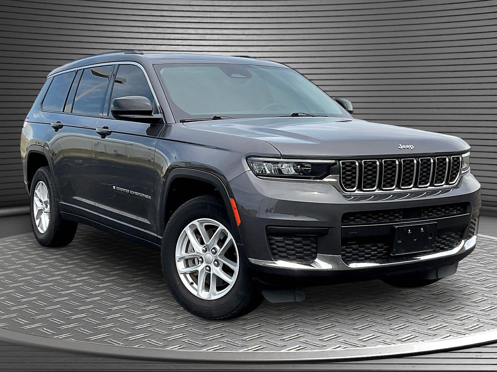 Used 2023 Jeep Grand Cherokee L Laredo