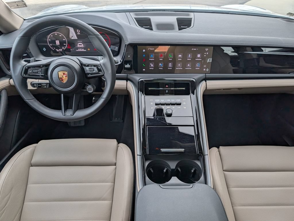 Certified 2025 Porsche Panamera RWD image 12