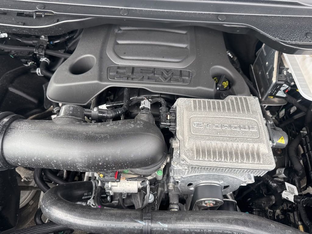 New 2026 RAM 1500 4x4 Crew Cab image 58