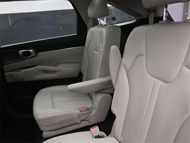 Used 2022 Kia Sorento SX image 12
