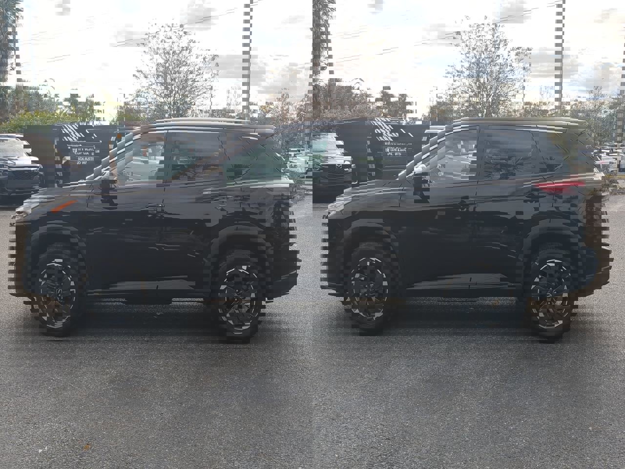 Used 2024 Nissan Rogue SV image 6