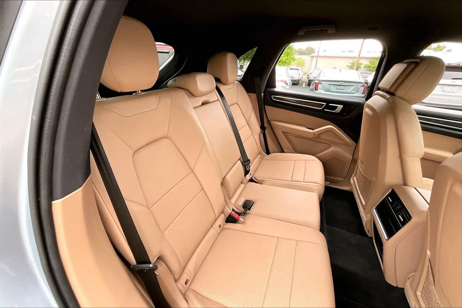 Used 2022 Porsche Cayenne E-Hybrid AWD/4WD image 19