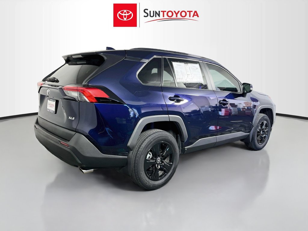 Used 2025 Toyota RAV4 XLE w/ Convenience Package FWD image 3