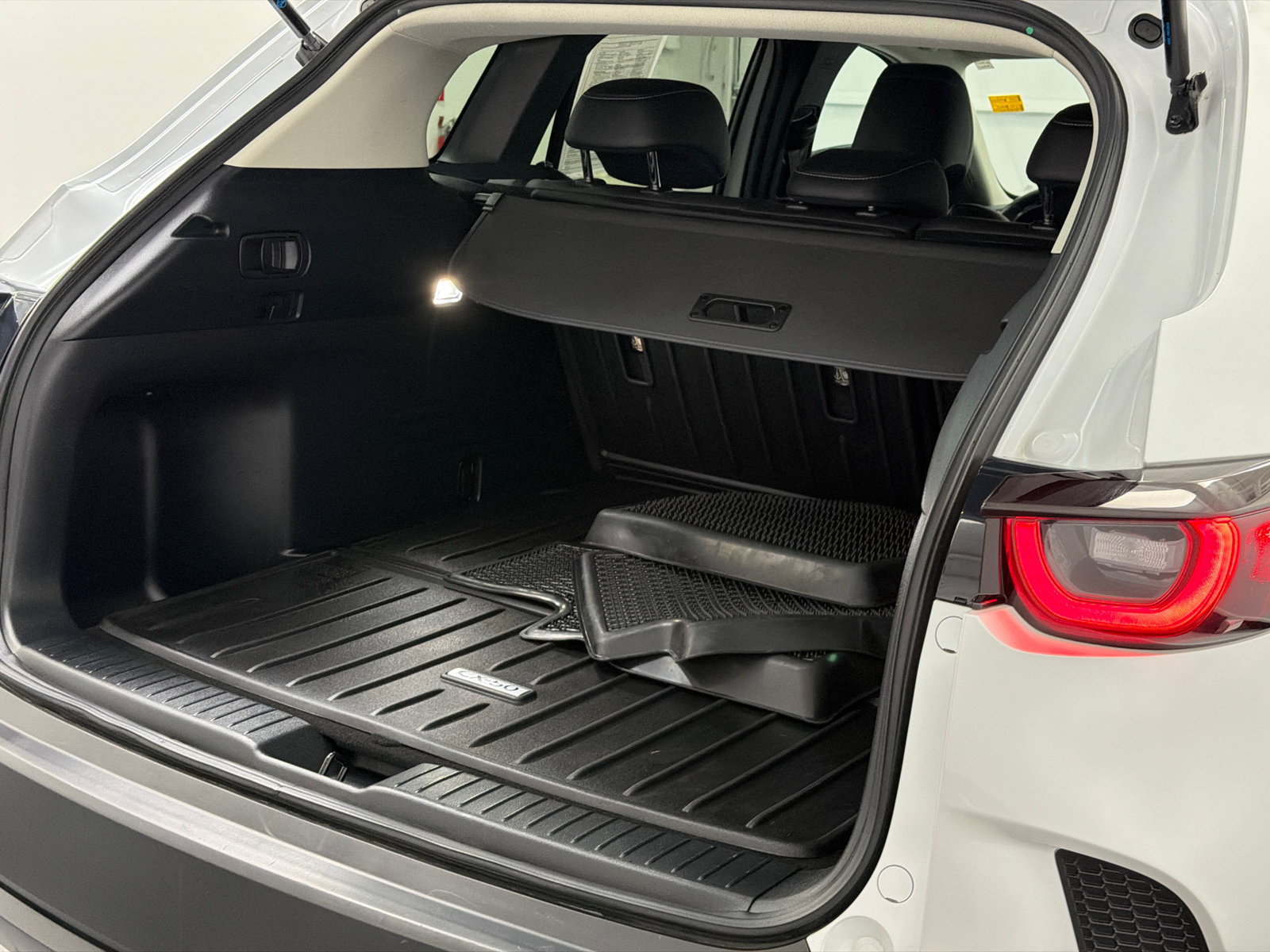Used 2025 MAZDA CX-50 AWD 2.5 S w/ Select Package image 8