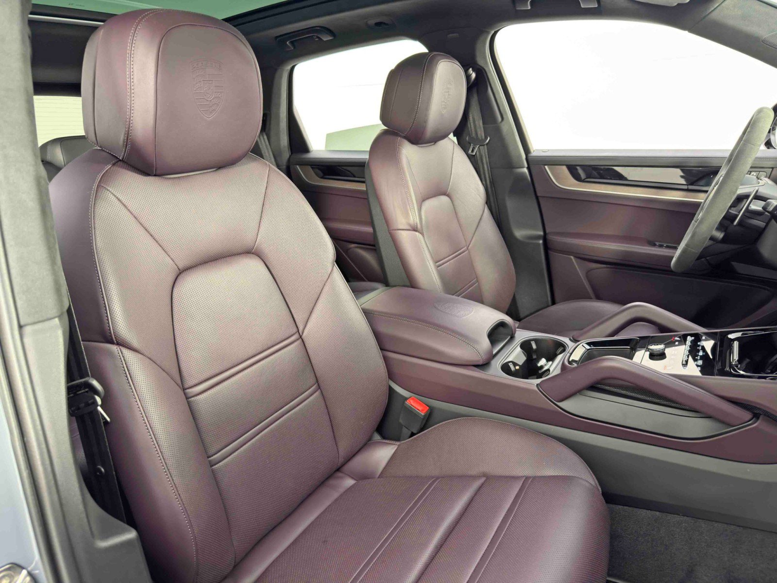 Used 2024 Porsche Cayenne Turbo image 40