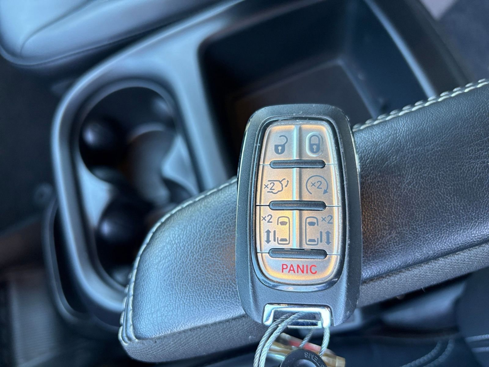 Used 2025 Chrysler Pacifica Select image 21