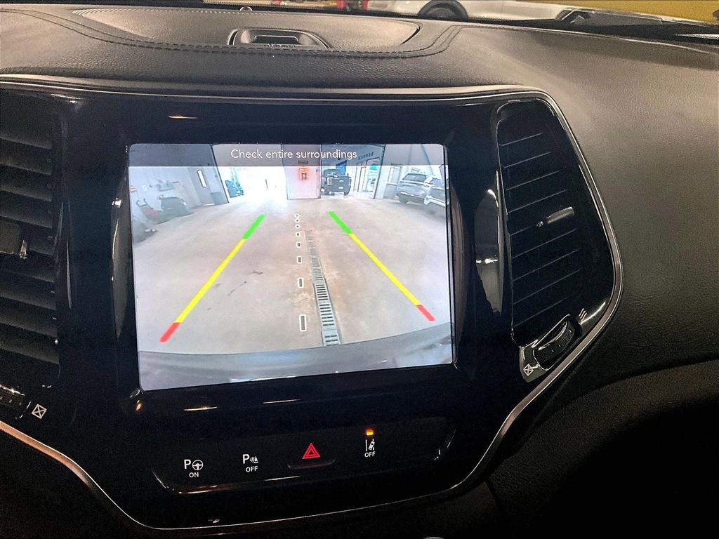 Used 2021 Jeep Cherokee Limited image 19