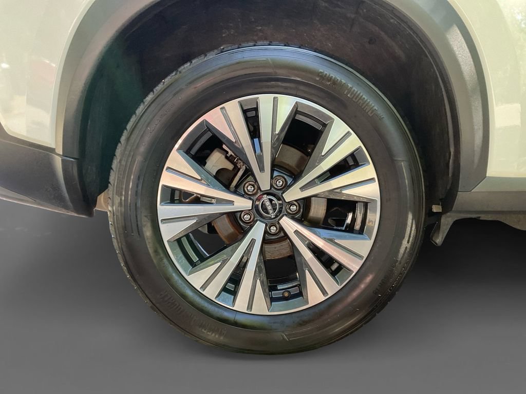 Used 2023 Nissan Rogue SV AWD/4WD image 10