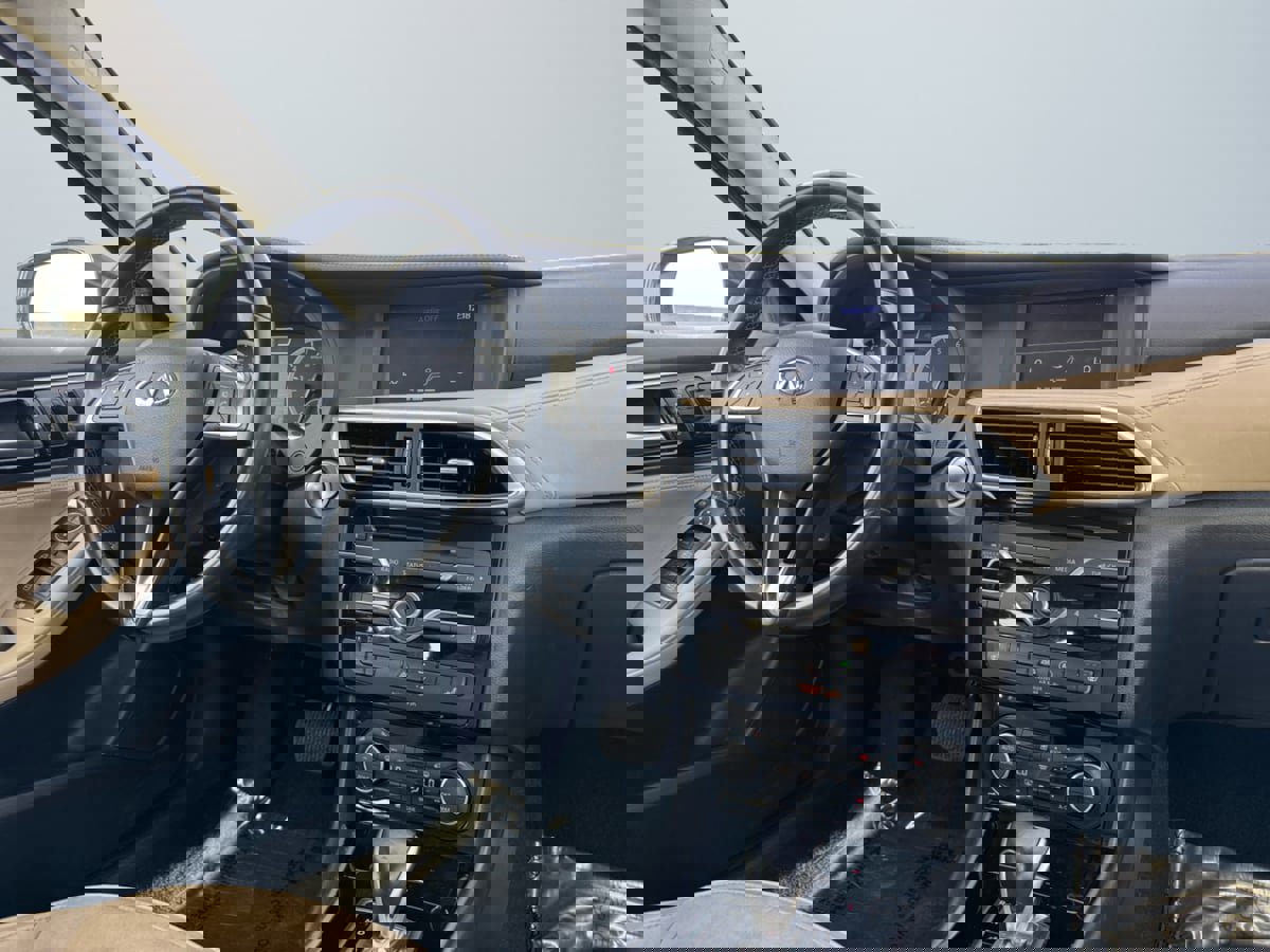 Used 2018 INFINITI QX30 w/ Cargo Package image 14