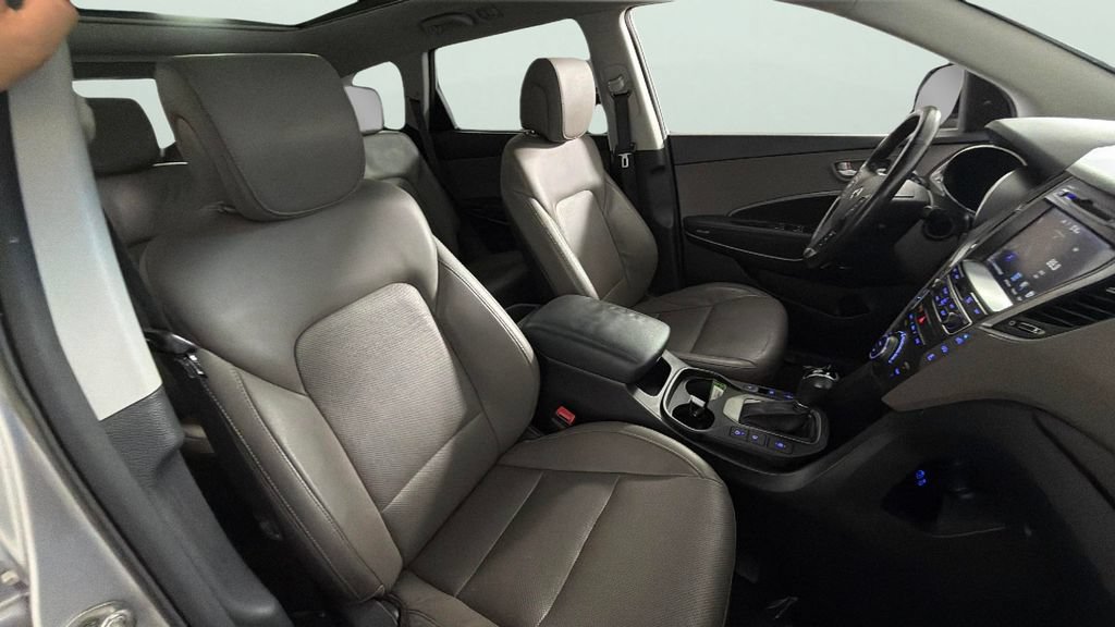 Used 2017 Hyundai Santa Fe Limited FWD image 30